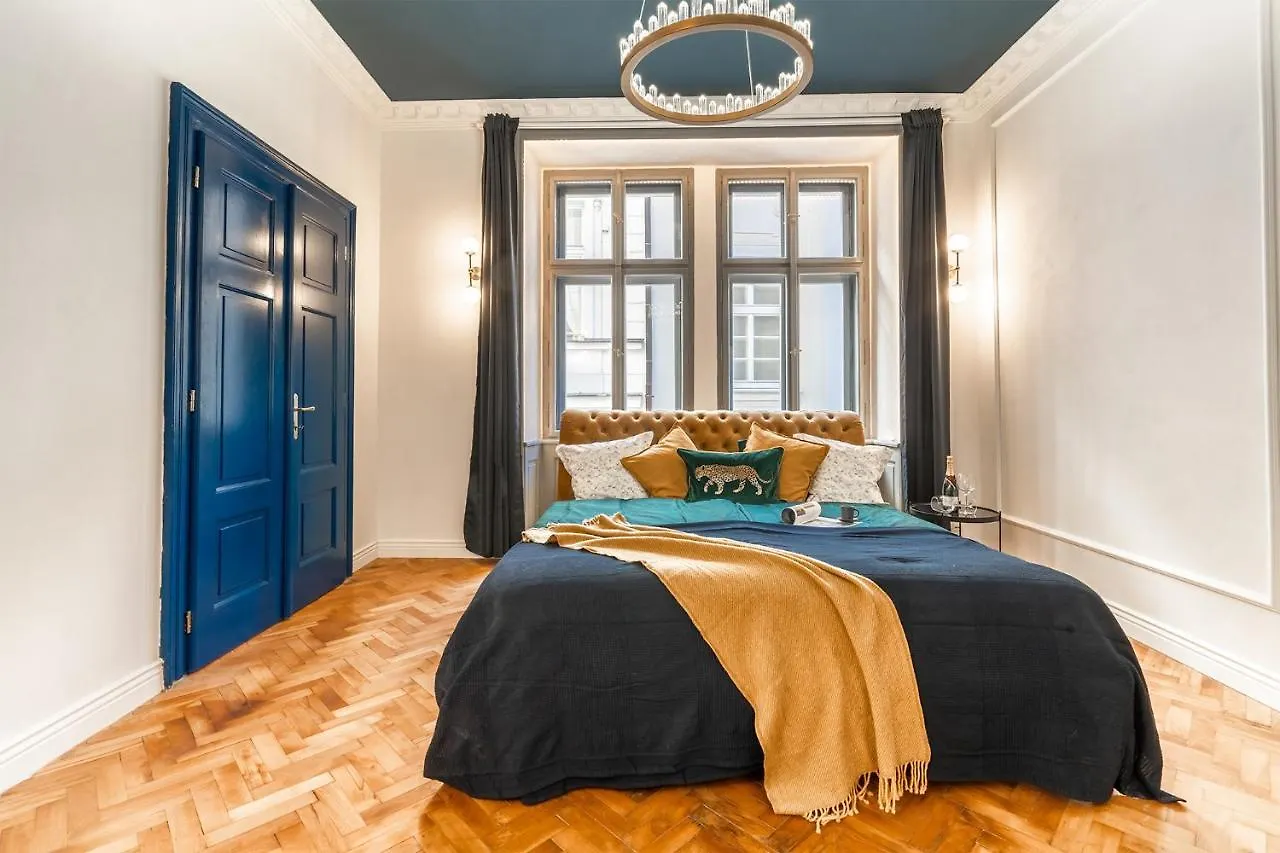 Апартаменты Charles Bridge Suite By Riverside Прага